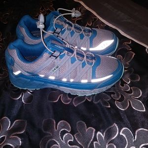 Keen Versatrail Women's Shoes NWOT